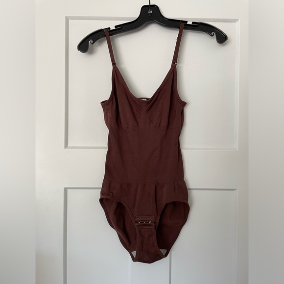 Luxmery Sculpting Bodysuit - Picture 1 of 3